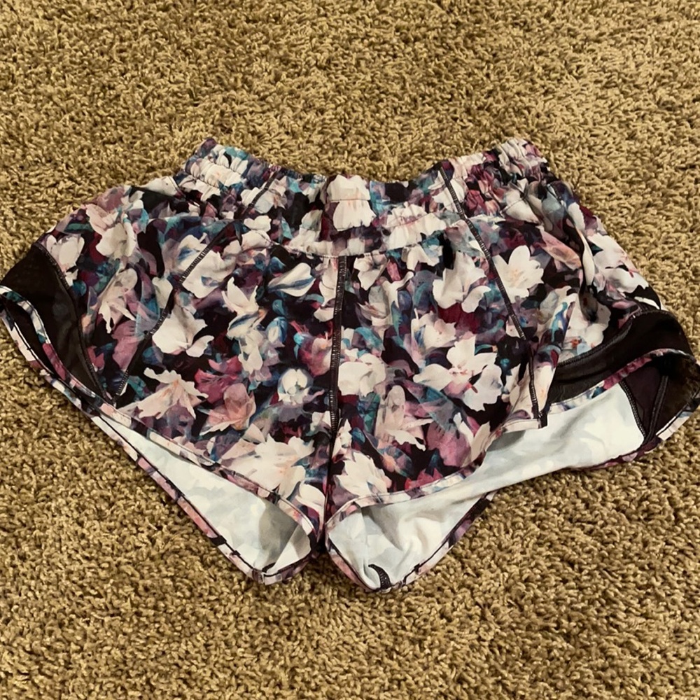 LULULEMON SHORTS